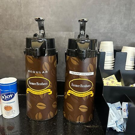 Super 8 By Wyndham Richfield Cleveland Hotel Ngoại thất bức ảnh