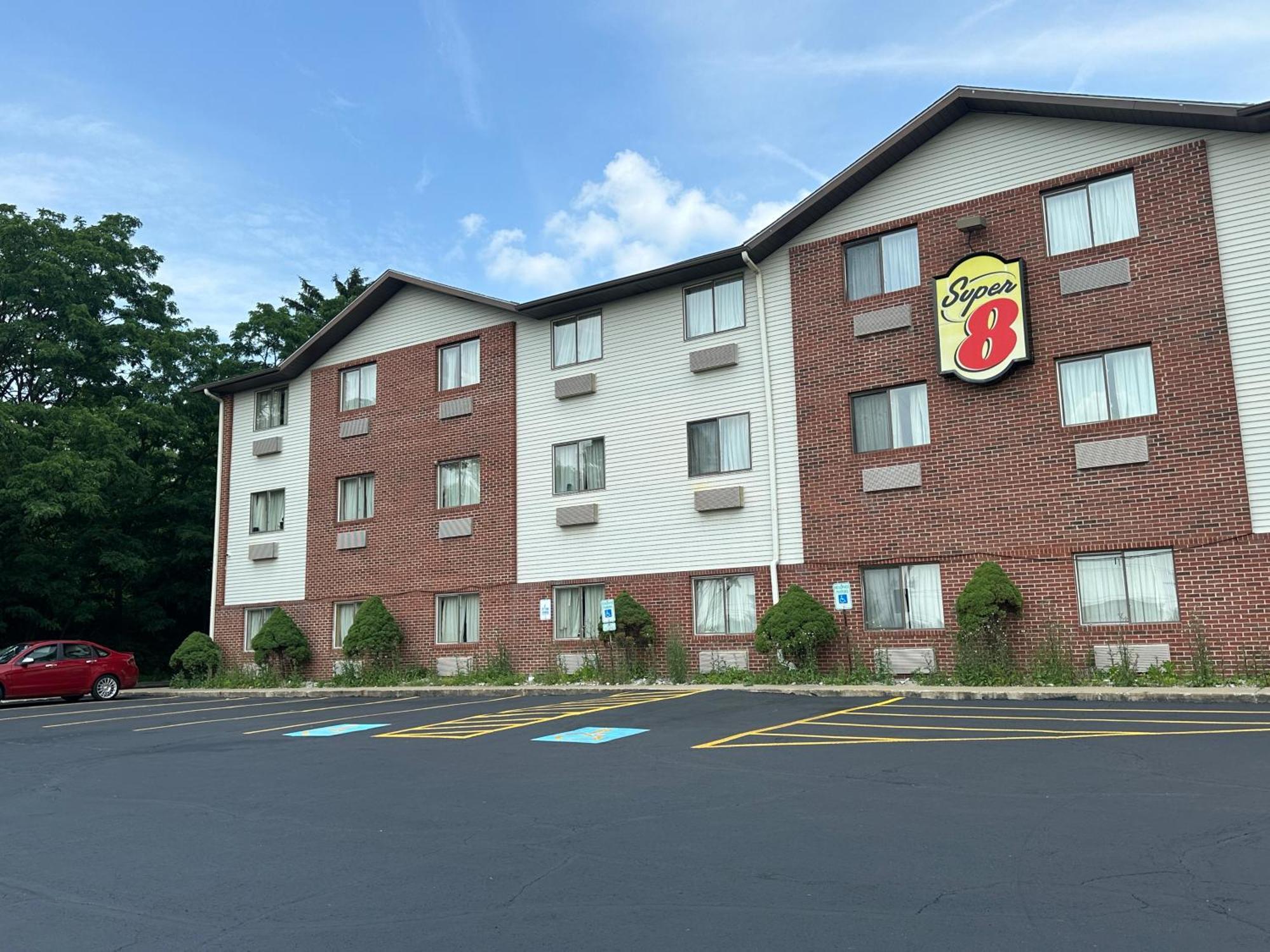 Super 8 By Wyndham Richfield Cleveland Hotel Ngoại thất bức ảnh